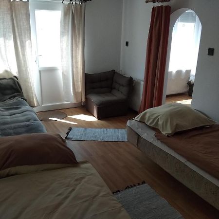 Amira Apartman Balatonlelle Buitenkant foto