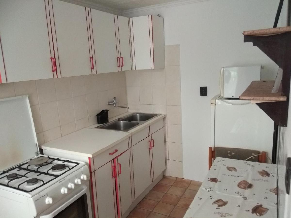 Amira Apartman Balatonlelle Buitenkant foto